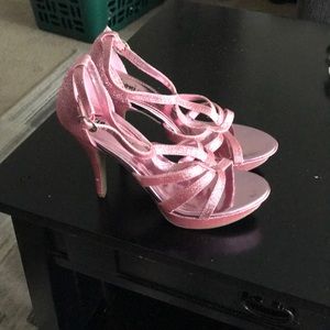 Women’s size 8 heels